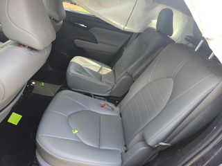 2022 Toyota Highlander XLE - Interior Rear Seat Image